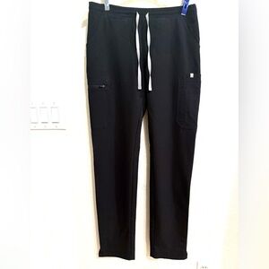 Figs Technical collection yola skinny scrub button in black